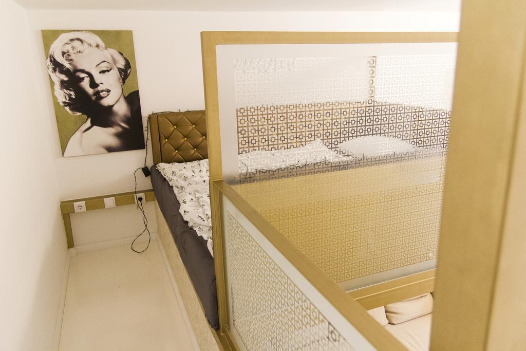 Ava'S Champagne Studio City Center-Andrash Street King Street Budapest Exterior photo